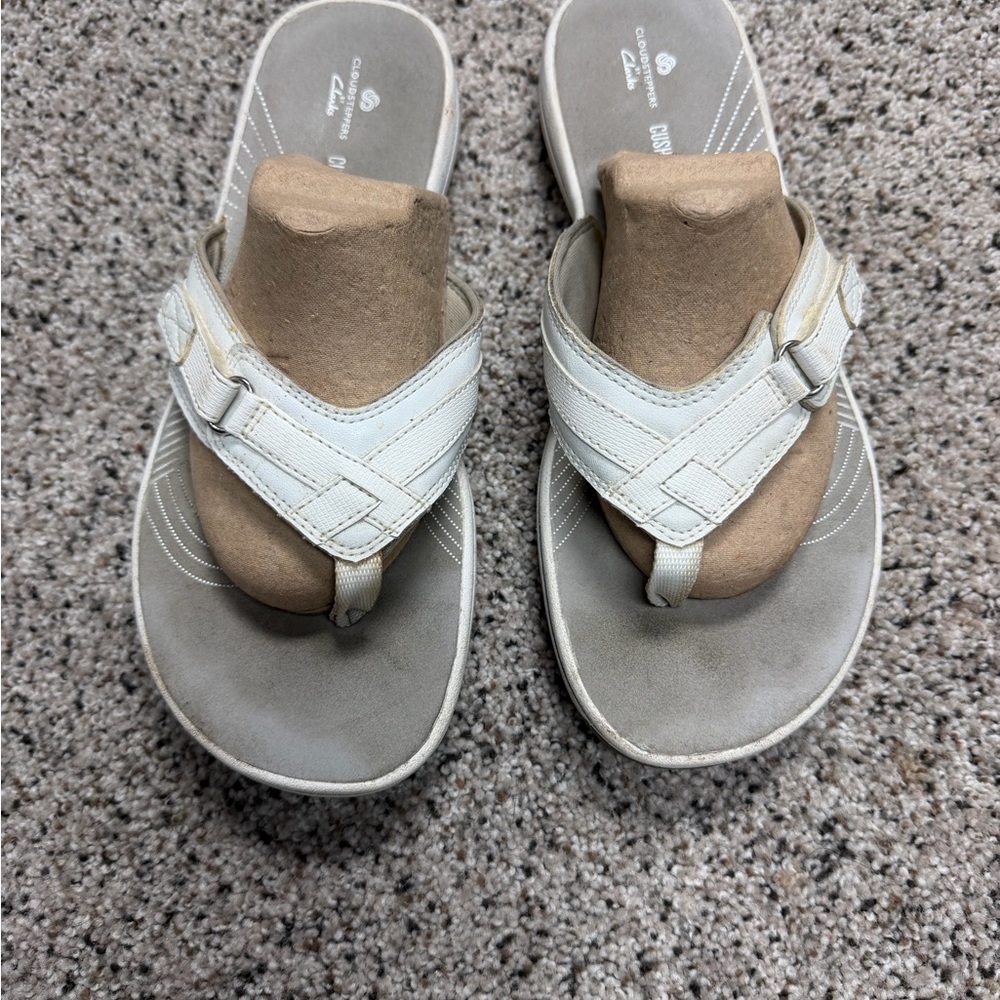 Clarks® Breeze Sea Cloudstepper Women's Flip Flop Sandals - Picture 2 of 5
